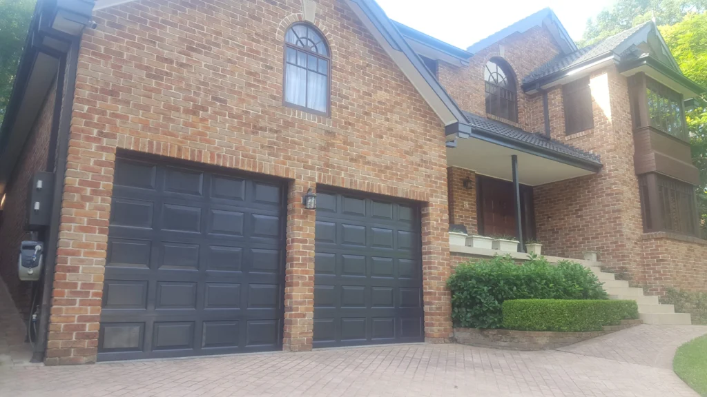 garage door spray painting 2 1