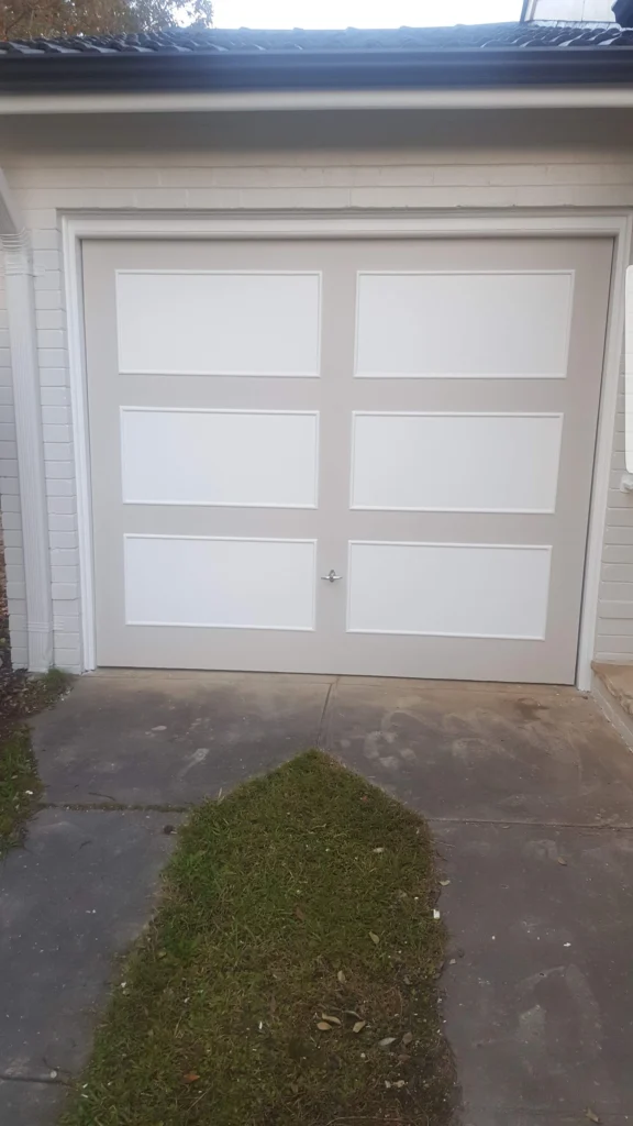 garage door spray painting 2